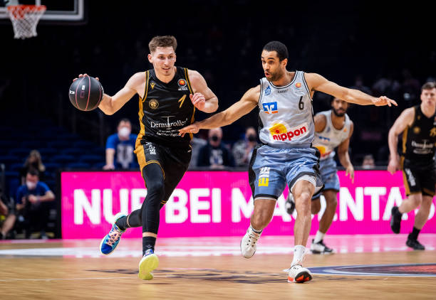 他凭借出色 他凭借出色