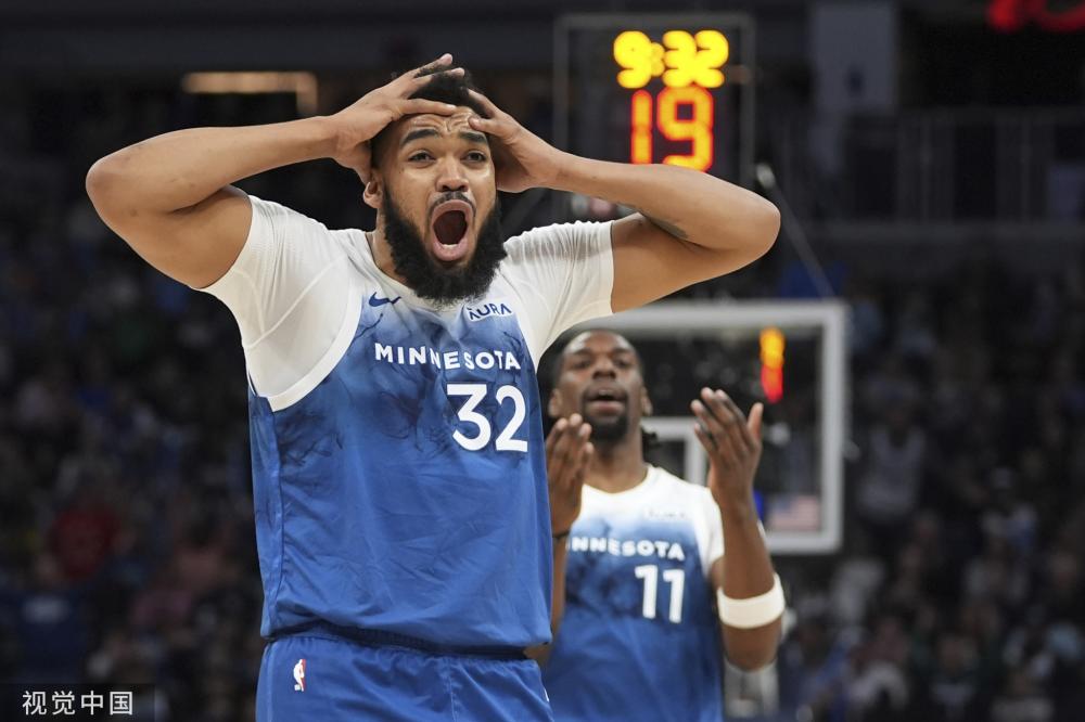 他帮助球队 他帮助球队